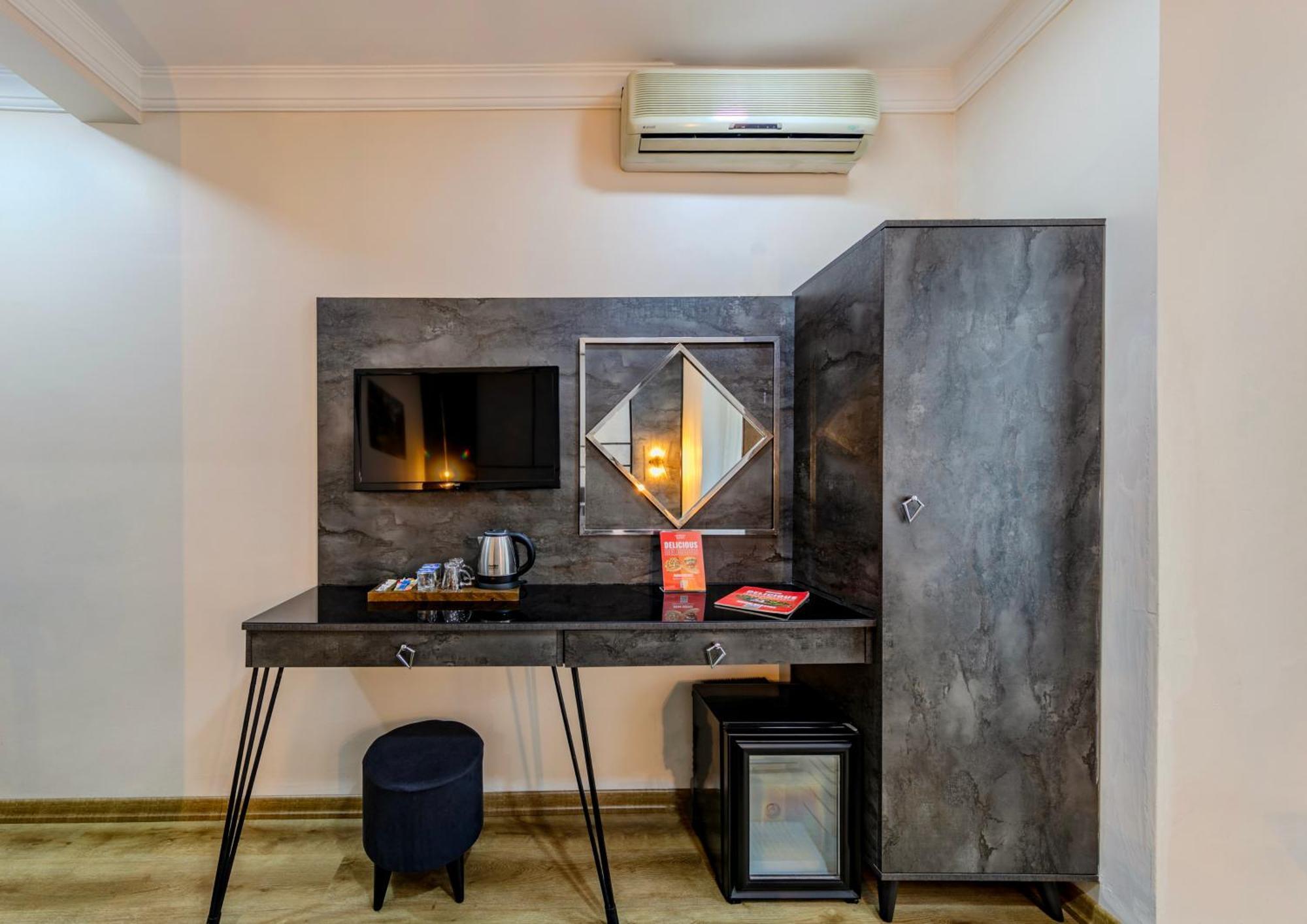 La Pazza Suites Istanbul Exterior photo