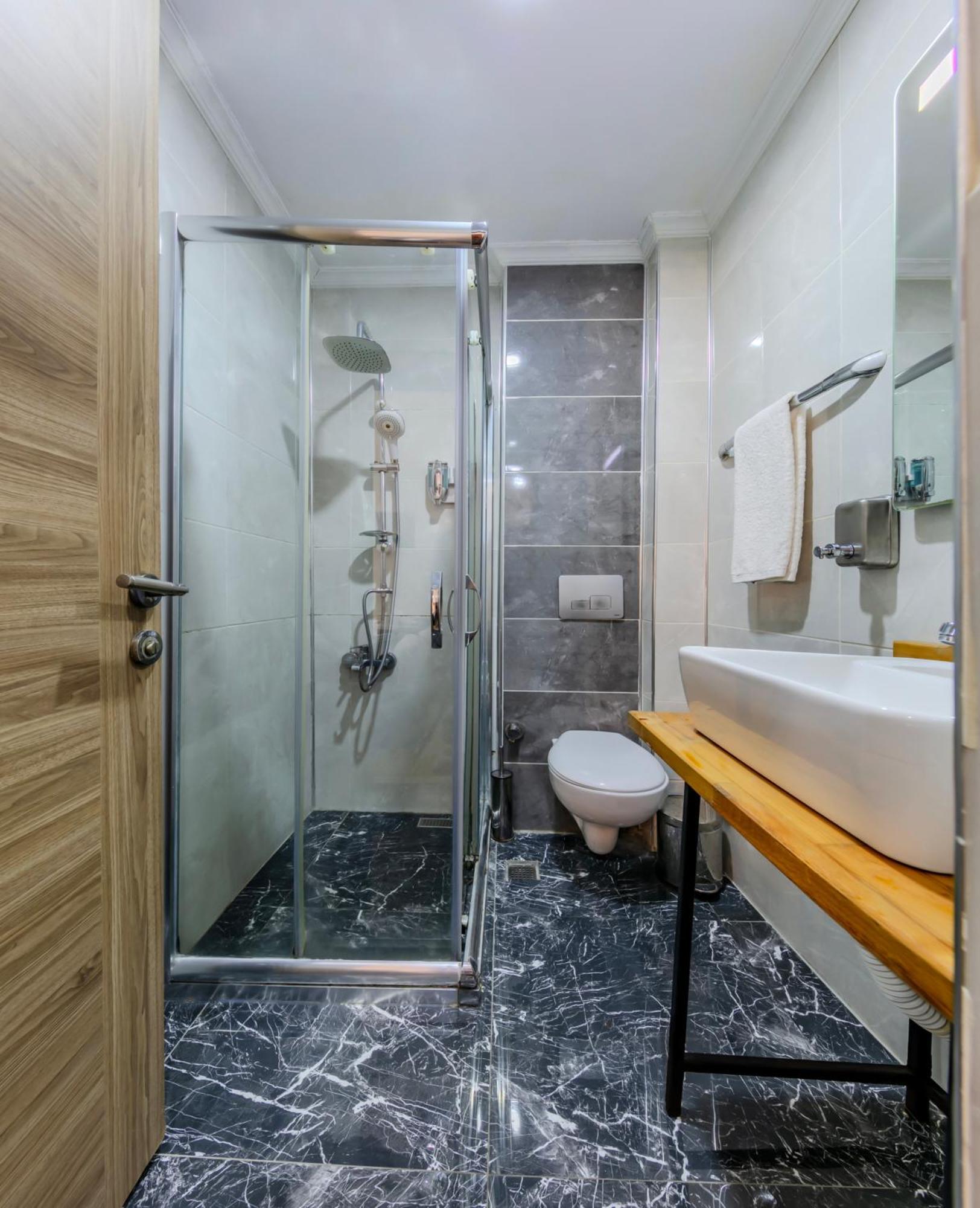 La Pazza Suites Istanbul Exterior photo
