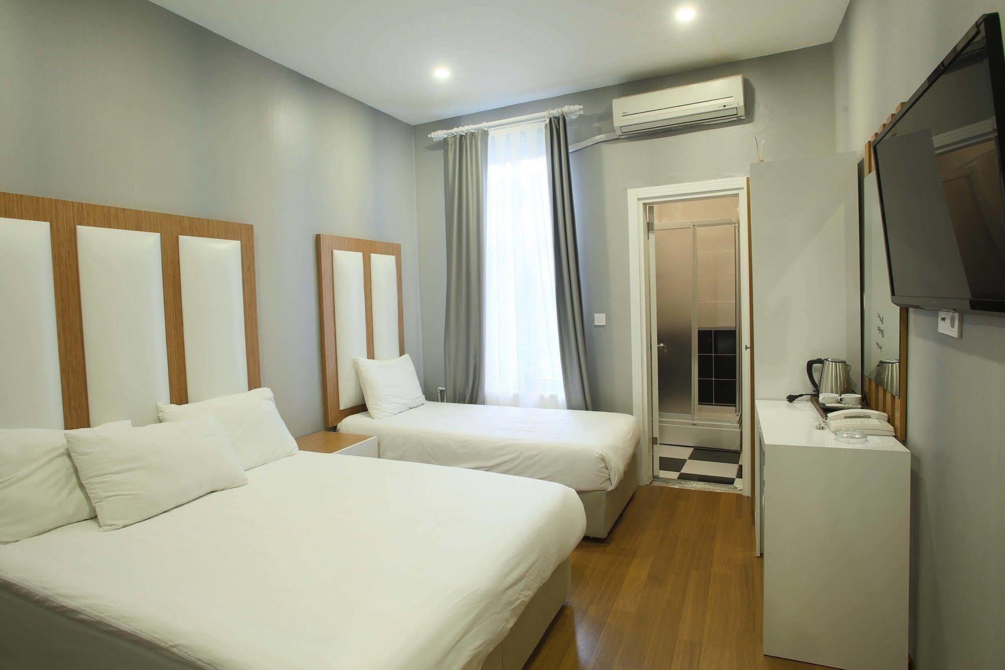 La Pazza Suites Istanbul Exterior photo