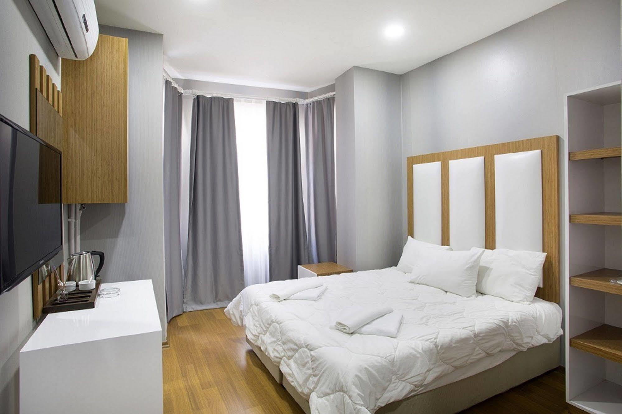La Pazza Suites Istanbul Exterior photo