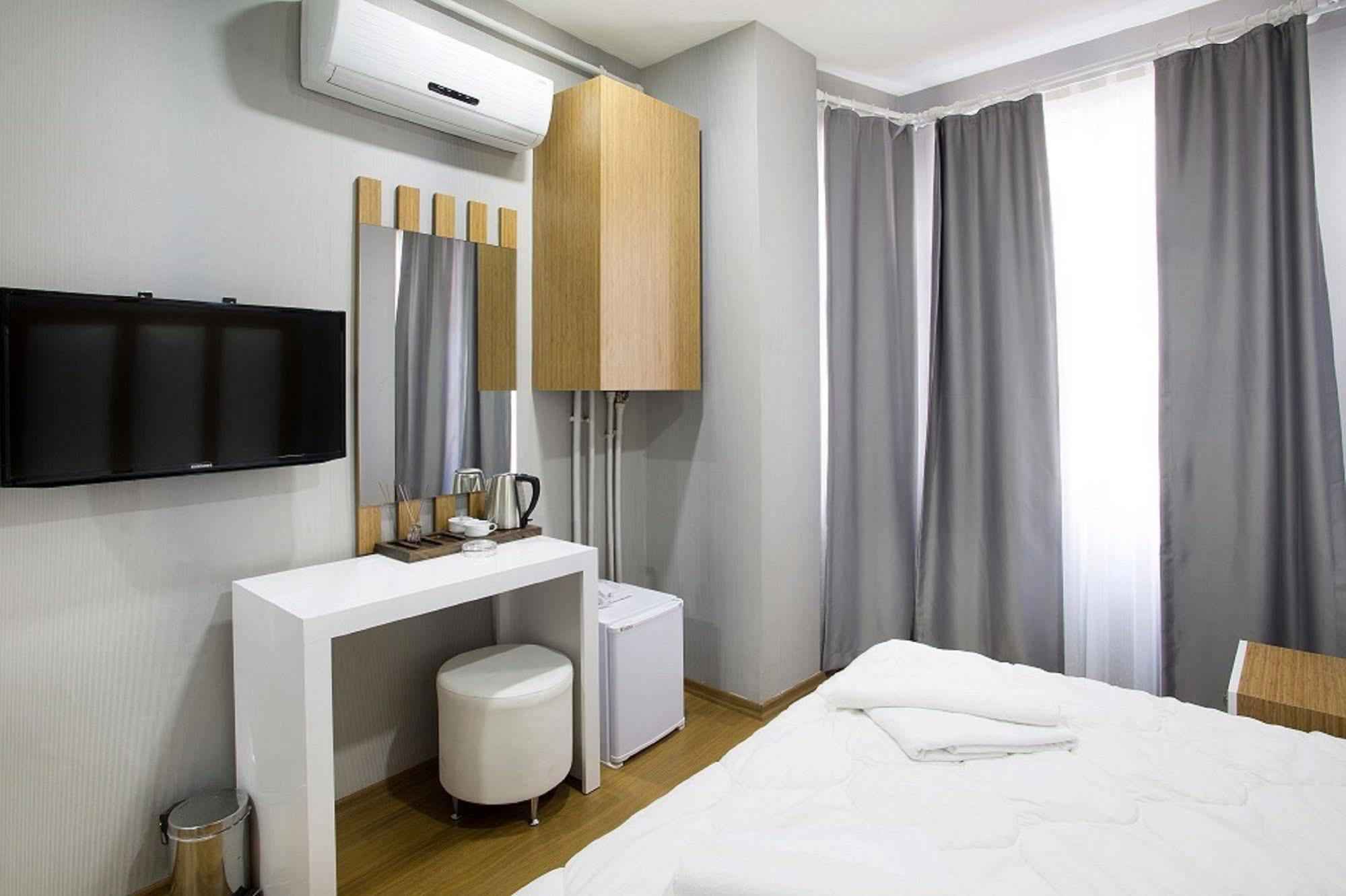 La Pazza Suites Istanbul Exterior photo