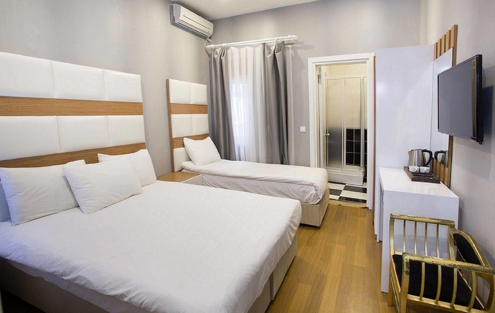 La Pazza Suites Istanbul Exterior photo